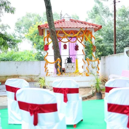 Hotel Sathyas Breezoraa