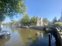 Amsterdam B&B Barangay - Homestays