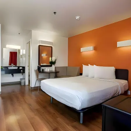 Motel 6 Temecula, CA - Historic Old Town