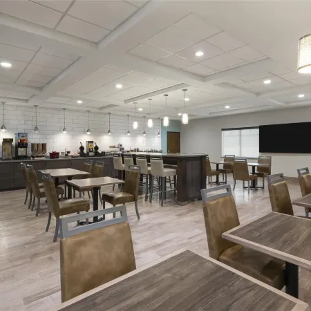 Best Western Plus College Station Inn Suites