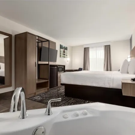 Baymont by Wyndham la Grange KY Southeast