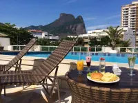 Royalty Barra Hotel Hotels near Joatinga Beach