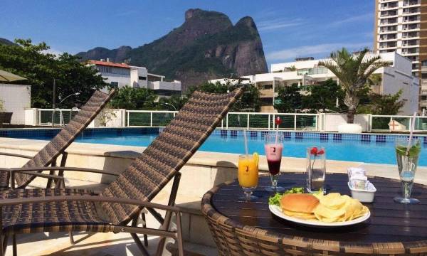 Royalty Barra Hotel