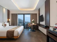 Merapi Merbabu Hotel Yogyakarta - balcony