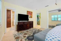 Tropical Paradise Home Steps to Beach Heated Pool Game Rm Singer Island Retreat! - Homestays