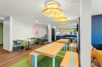 Spark by Hilton Appleton - breakfast