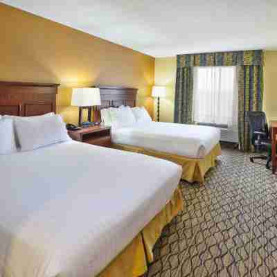 Holiday Inn Express & Suites BELLEVILLE (AIRPORT AREA) by IHG Rooms