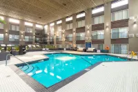 Sandman Hotel Edmonton West - Pools