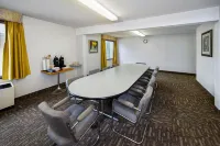 Crestwood Hotel - 2-Star