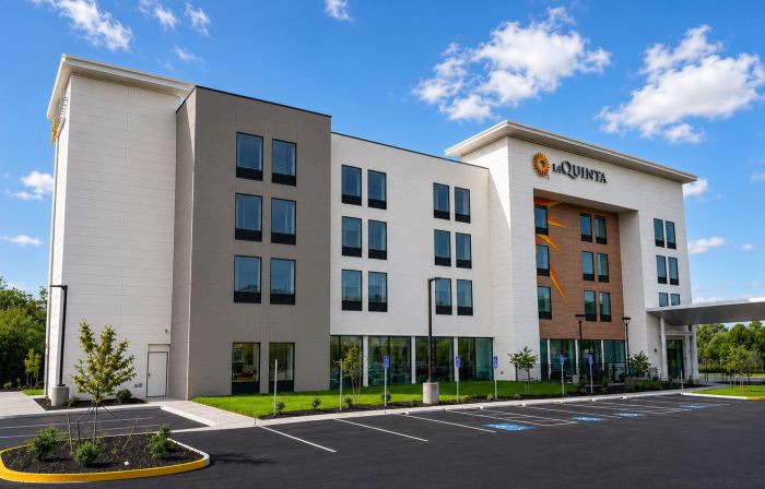 La Quinta Inn & Suites By Wyndham Roanoke Hollins/I-81