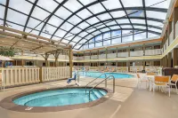 Best Western Plus Dubuque Hotel  Conference Center - Family