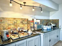 SureStay Plus by Best Western Cannon A.F.B. - breakfast
