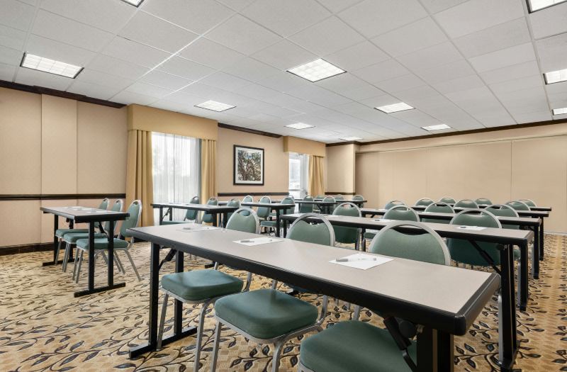 Hampton Inn & Suites Brunswick photo 5