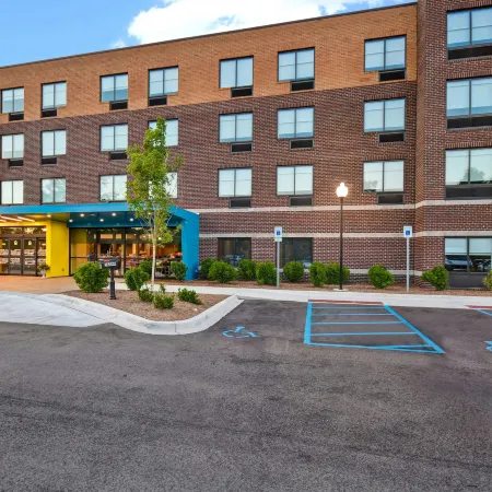 Tru by Hilton Sterling Heights Detroit