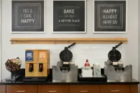 Hampton Inn & Suites Lynchburg - breakfast