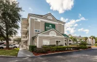 HomeTowne Studios Orlando South - موتيلات
