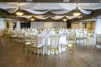 Terrace Bay Hotel - Lakefront - parking