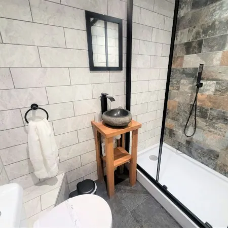 Friary House Serviced Apartments by Roomsbooked - 24Hr Reception