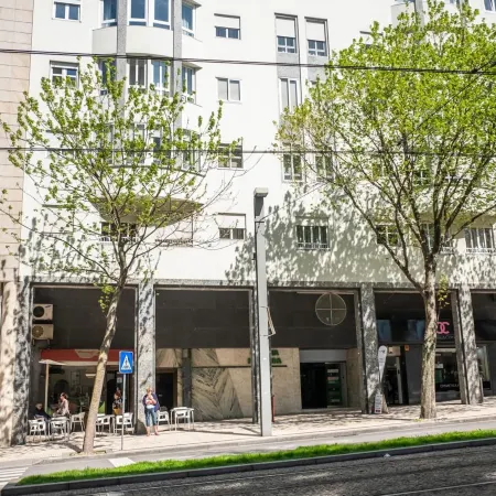 Avenida: Central, Garage, Metro