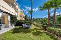 Lalq13 Stunning Frontline Golf 3 Bed Apt - بوتيك