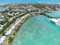 Duck Key Waterfront Villa w/ 2 Free Kayaks & Near 2 Public Marinas - Villas