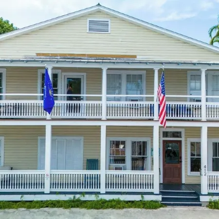The Independent Inn - Locally Owned