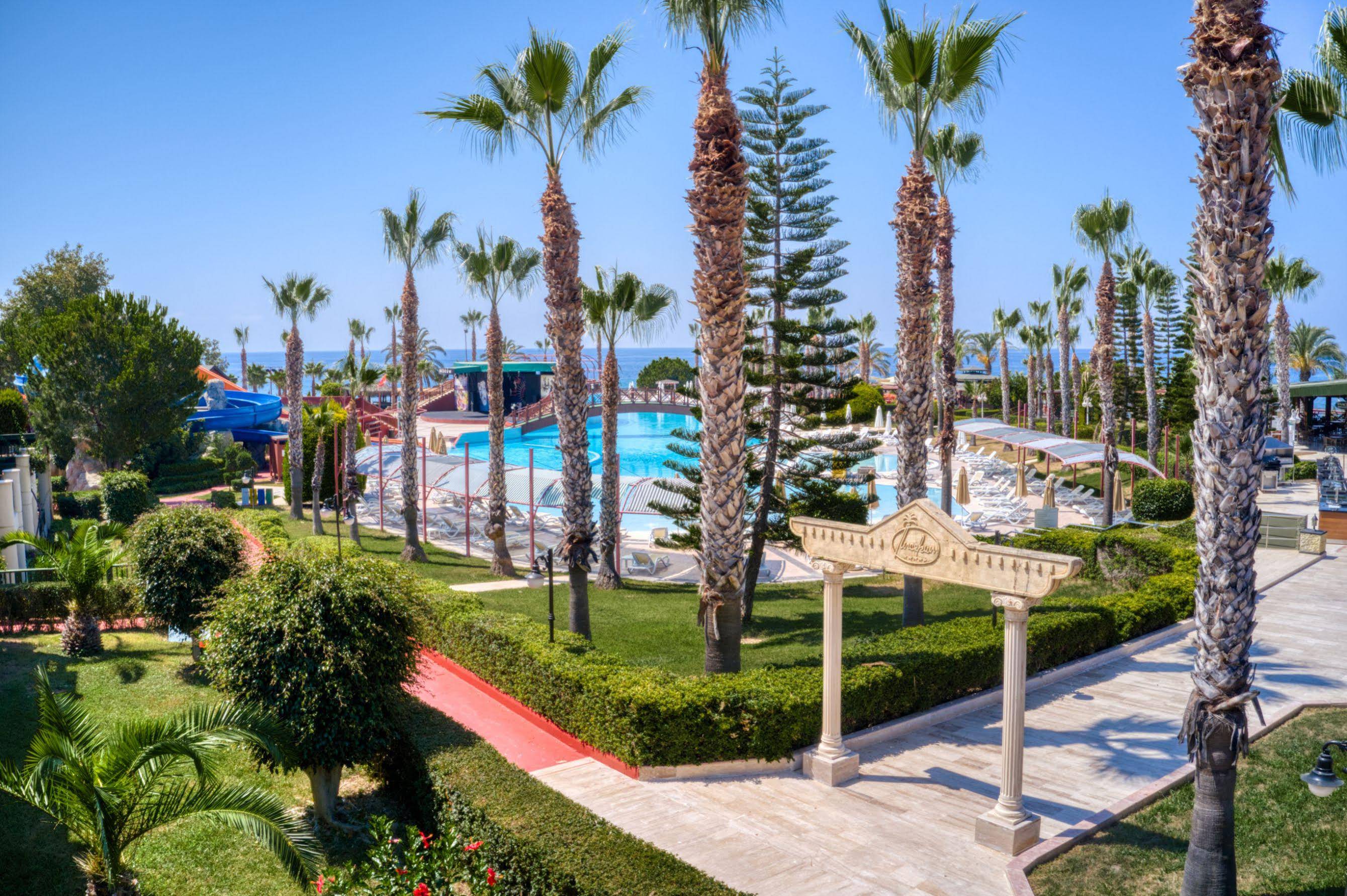 Oz Hotels İncekum Beach Resort