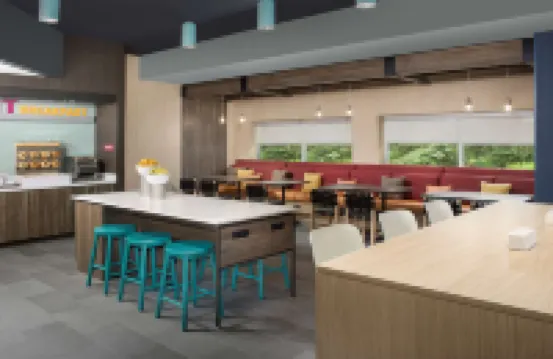 Tru by Hilton Charlotte Airport Lake Pointe Hotels near Revolution Park