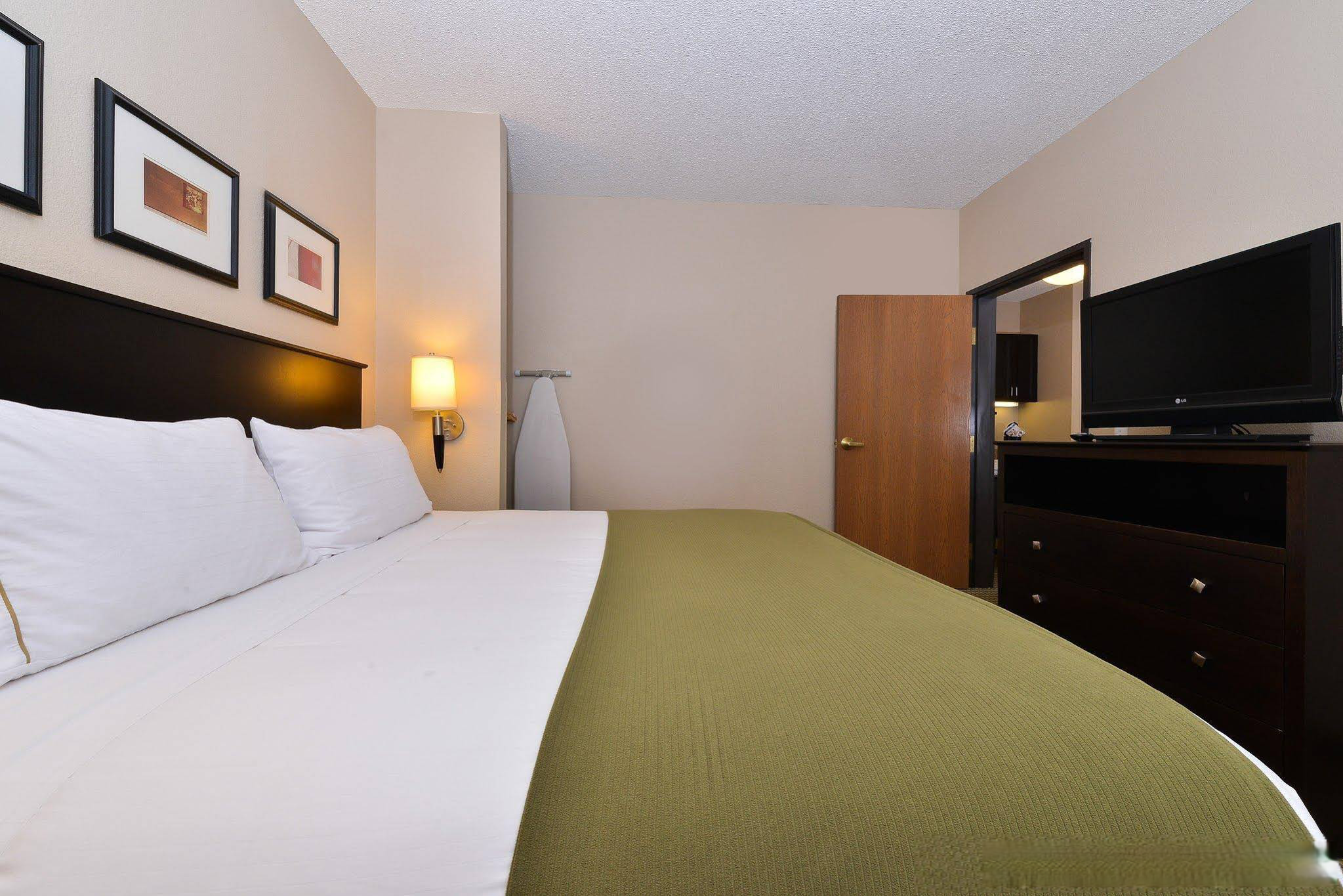 Holiday Inn Express Hotel & Suites Fort Worth Southwest I-20, an Ihg Hotel