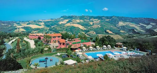 Country Hotel & Resort I Calanchi Hotels in Offida