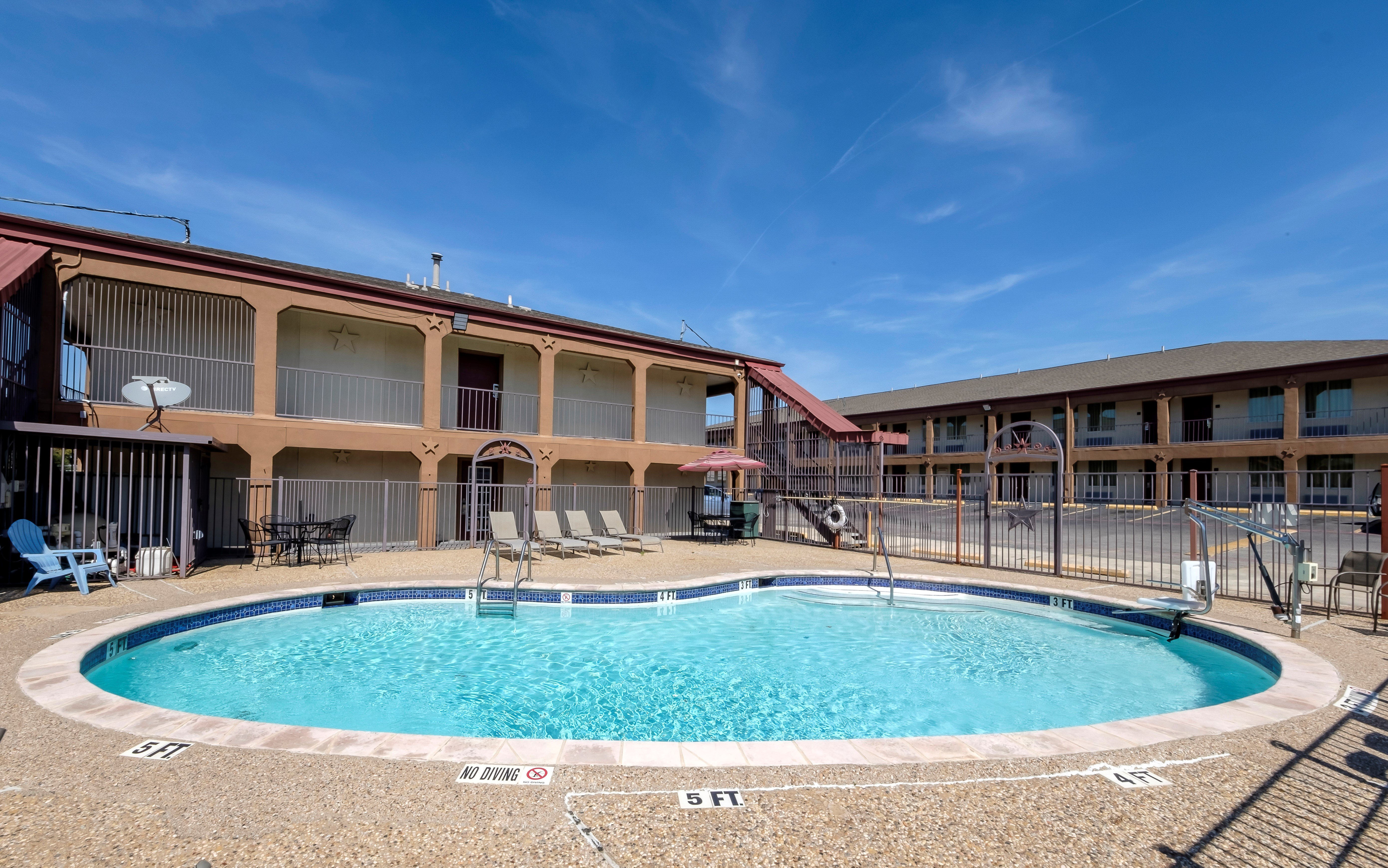 Red Roof Inn Arlington - Entertainment District