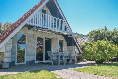 6 Persons - Holiday Home with Partially Covered Terrace and Large Open Kitchen Hotels in Anjum