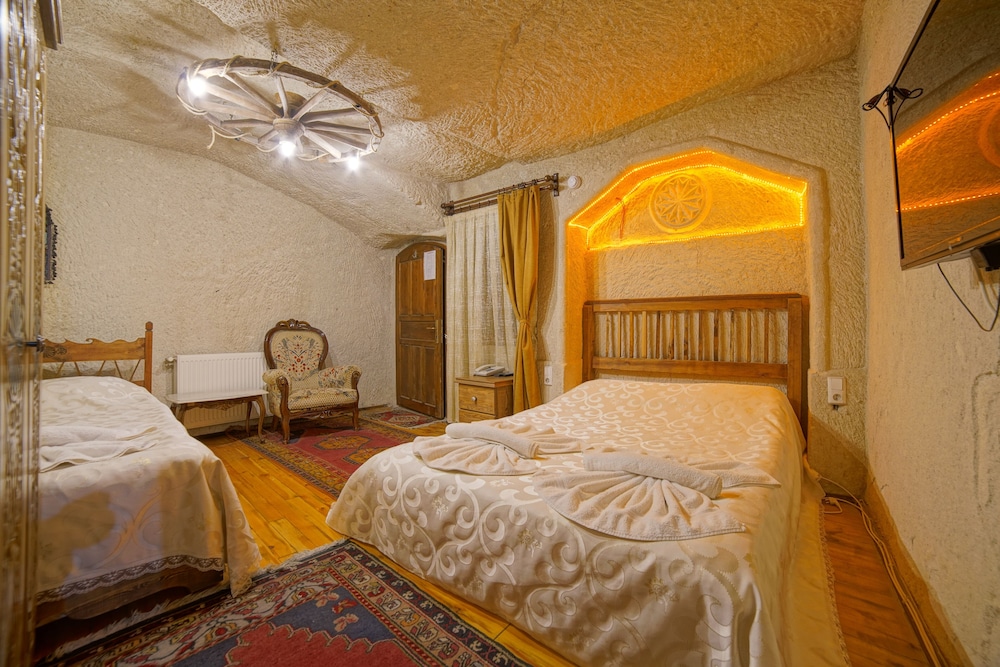 Mysterious Cave Suites