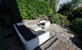 Room to Rent with Own Entrance, Living Room and Bathroom