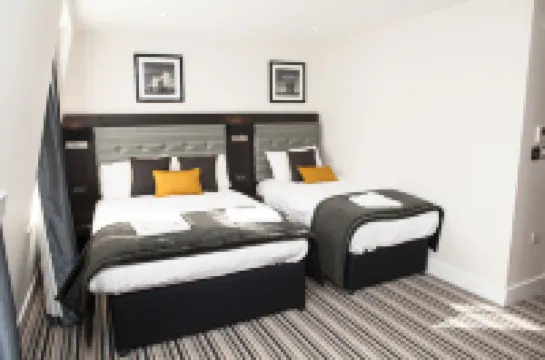 The Tudor Inn Hotel Hotels near Little Ben Clock