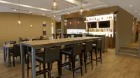 Holiday Inn CALGARY-AIRPORT by IHG - Bar