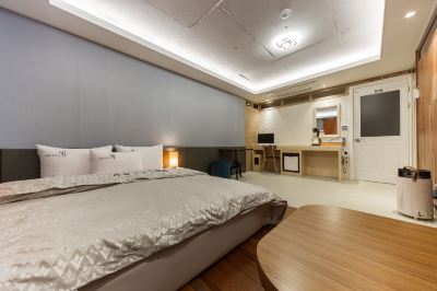 Jeongyang The Signature Relax Room (Styler (Random)/PC, Air Purifier) ​​(Bathtub)