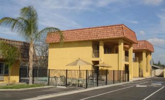 Rodeo Lodge
