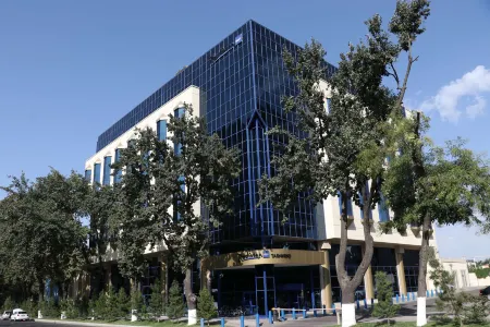 Radisson Blu Hotel Tashkent Отели рядом с достопримечательностью «Masjid Xayr»