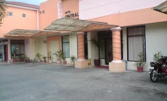 Central Hotel Manado