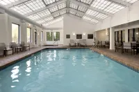 Hampton Inn Boston Logan Airport Các khách sạn ở Revere