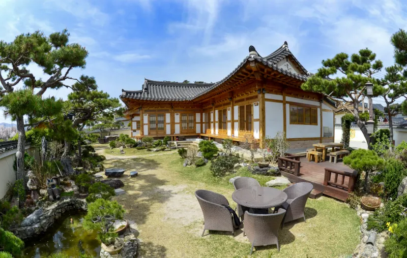 Cheonggong Hanok Stay (Korea Quality)