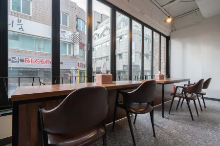 Cheonan Sothebys Отели рядом с достопримечательностью «Dankook University, Cheonan Campus»