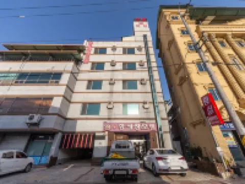 Geochang Hwangsil Hotels in Geochang