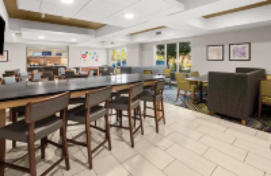 Holiday Inn Express & Suites SUMNER - PUYALLUP AREA by IHG