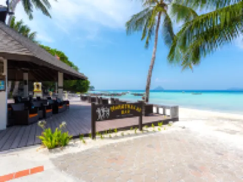 Phi Phi Holiday Resort Hotels near Koh Phi Phi (Laemtong Beach)