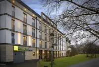 Holiday Inn Express Baden-Baden Hotels in der Nähe von BW Assekuranz Versicherungsmakler