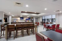 Holiday Inn Express & Suites MOREHEAD CITY by IHG - breakfast