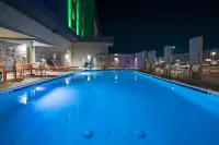 Holiday Inn GLENDALE - STADIUM & ENT DIST by IHG - Pools