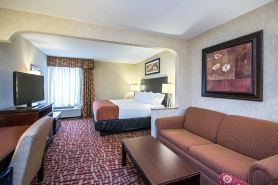 Holiday Inn Express & Suites CORINTH by IHG